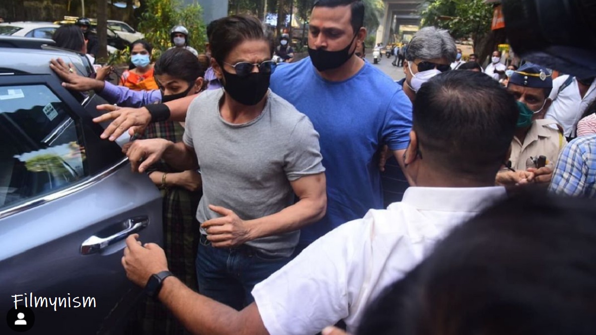 Shahrukh Khan met Aryan Khan in Jail-Filmynism